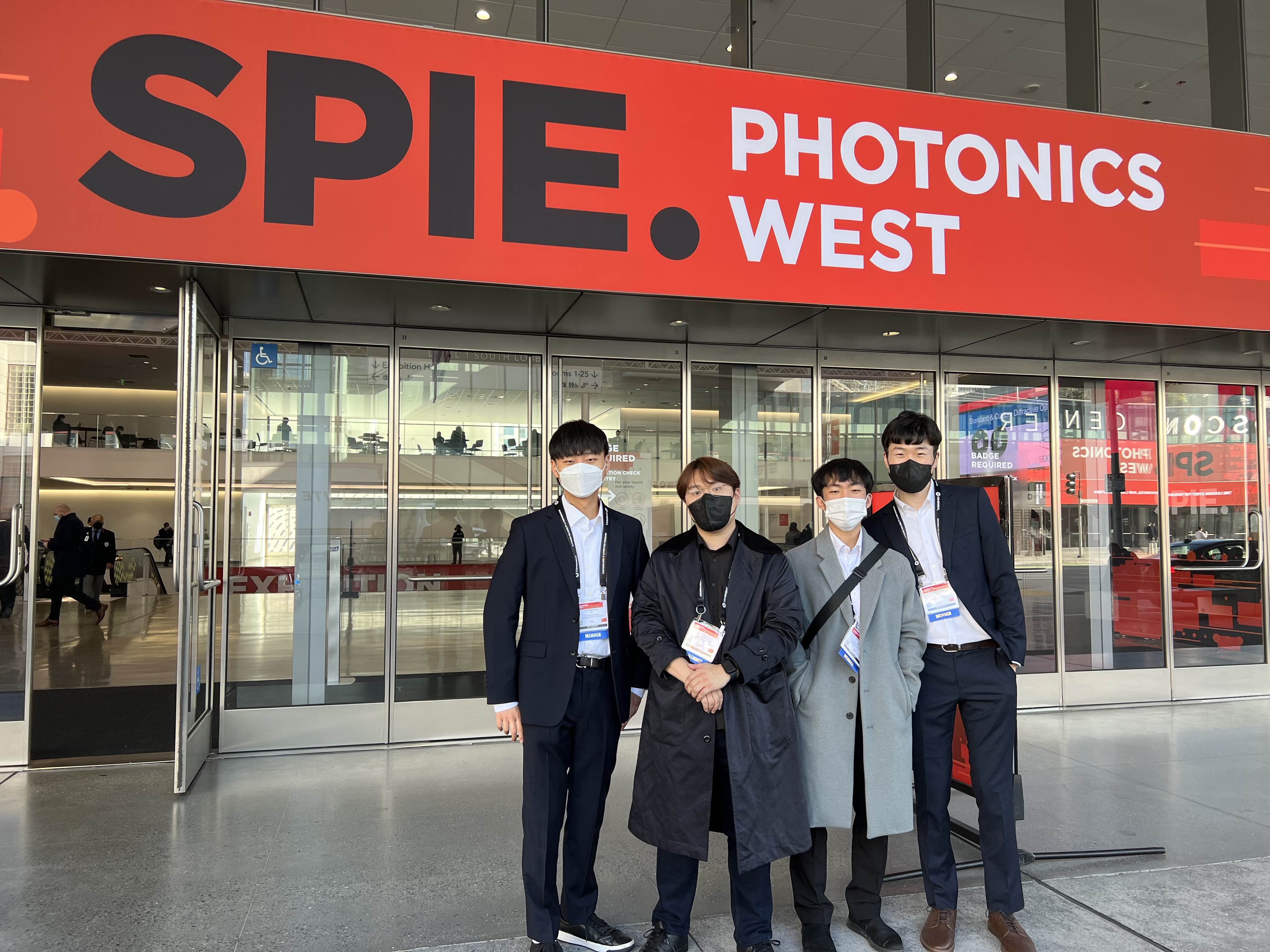 Photo 2 from 2022 photonics west